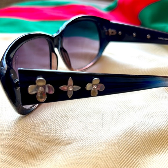 ONE OF A KIND LOUIS VUITTON HAND MADE SUNGLASSES VINTAGE NO VISIBLE SCRATCHES ✨✨ - Picture 6 of 6